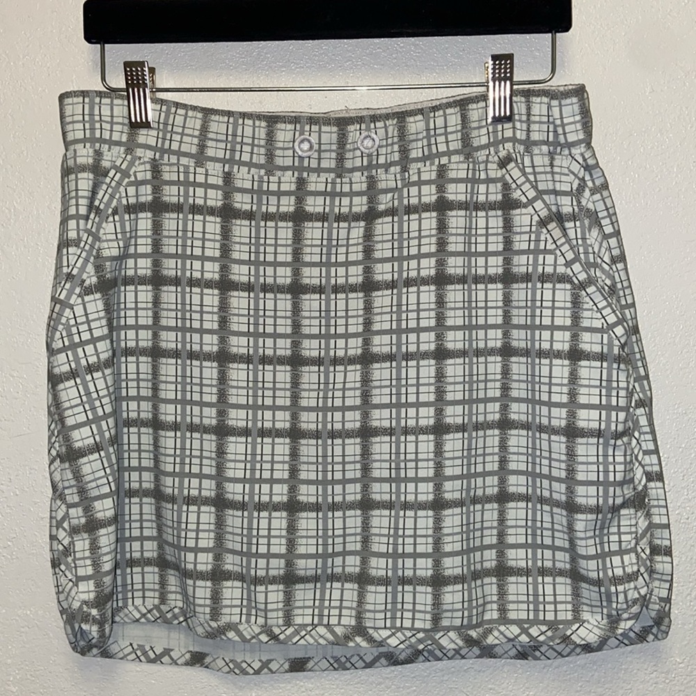 Tasc Gray Plaid Bamboo Blend Athleisure Women's Performance Golfcore Skort 3481
